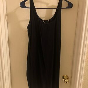 Black Sleeveless Shirt, no size listed but fits as S-M